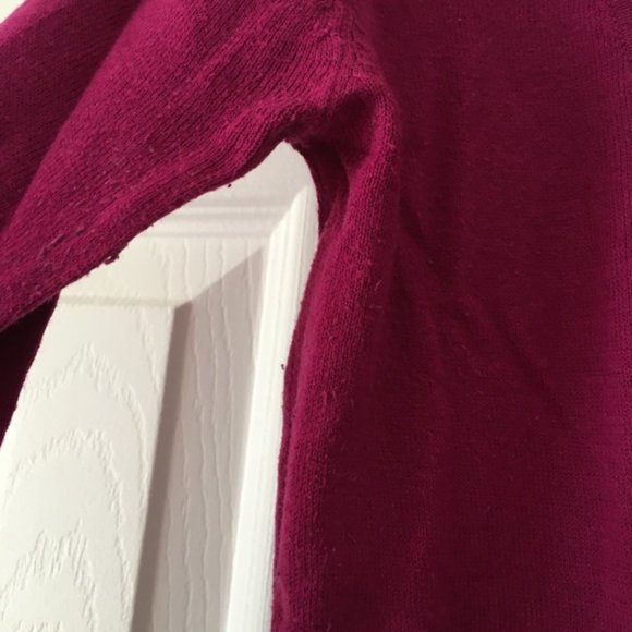 Magenta V Neck Sweater - Picture 4 of 5